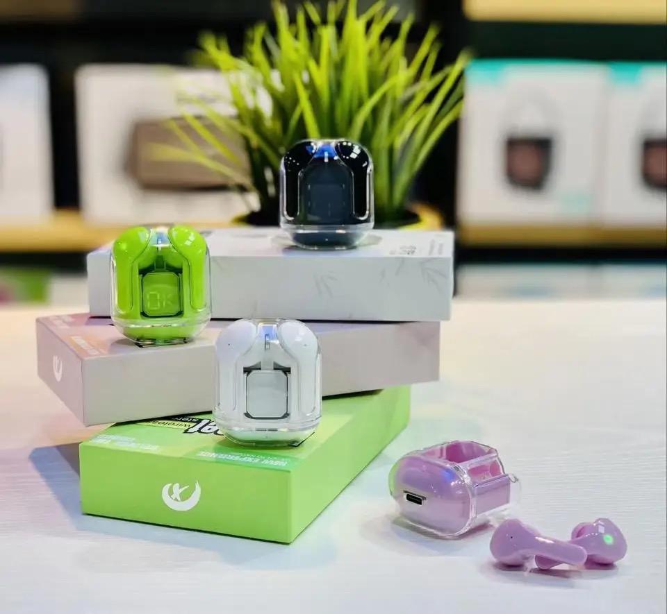 Air 31 Earbuds With Crystal Transparent Case Type C Charging Pic 3