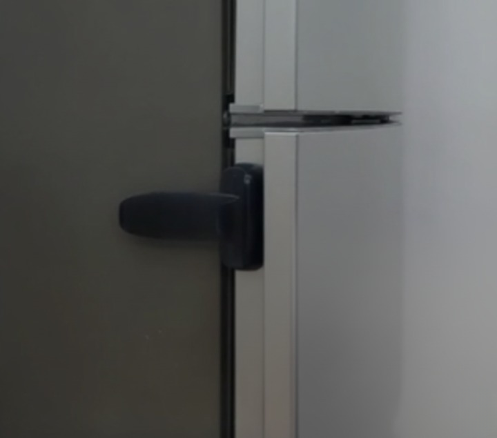 Sticky Fridge Door Lock For Child Safety Easy Installation For Refrigerators Pic 2